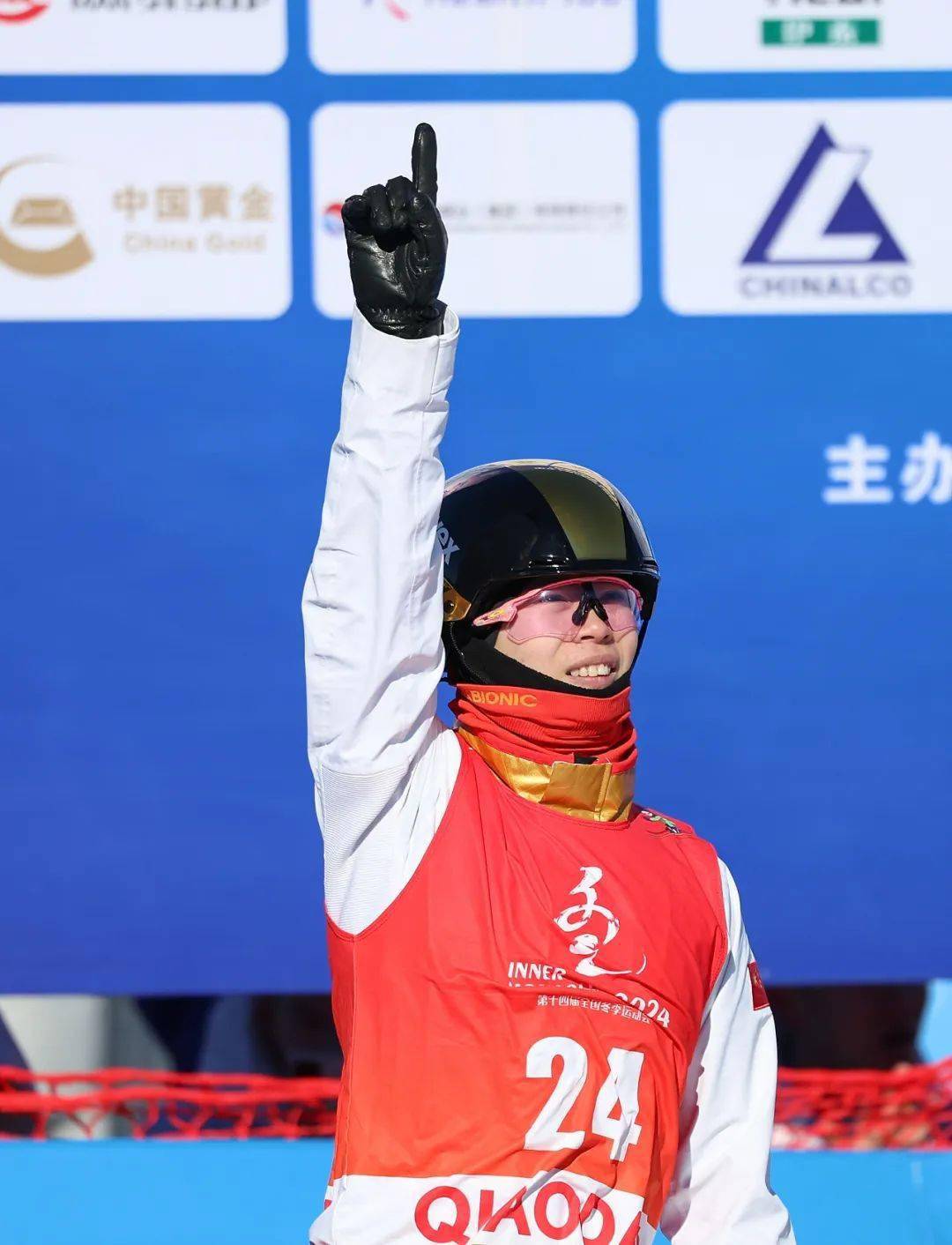 头条:浙江最大室内滑雪场正式开工,明年亮相;太舞滑雪小镇董事长齐宏