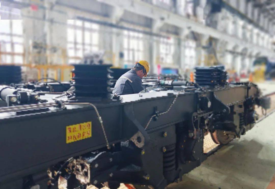 "大同机车""龙"光焕发赴新程_工作日_员工_生产