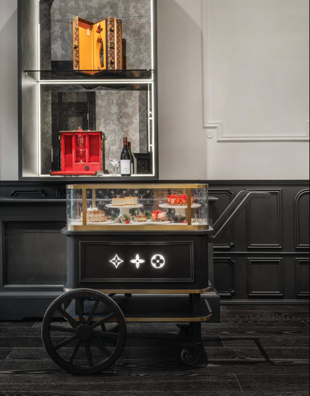 而eason,amos与jones组成的hide&seek铁三角则会驻守张园