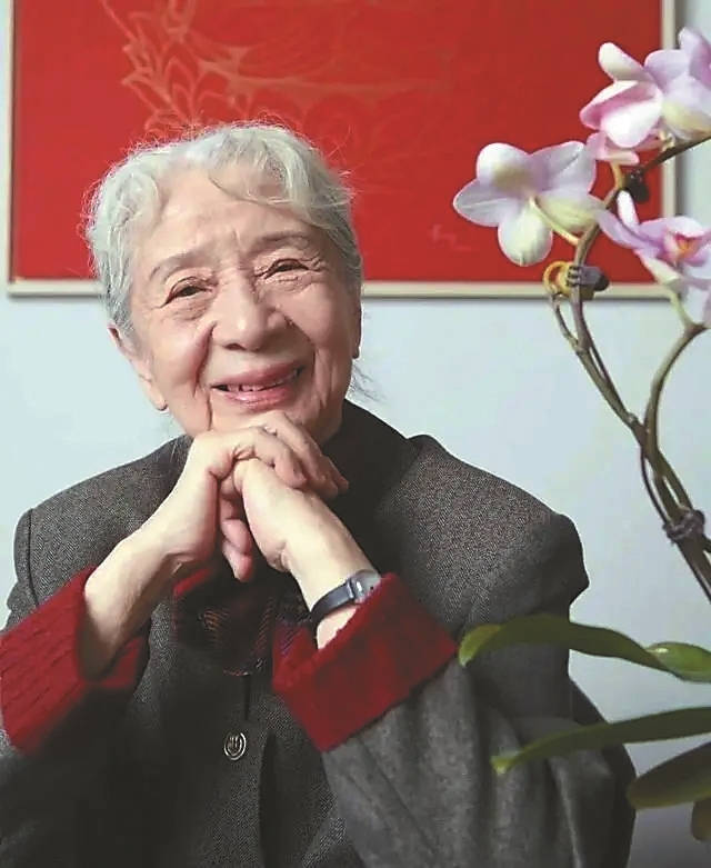 凝眸文艺新春的精神风景_人生_游本昌_沙娜