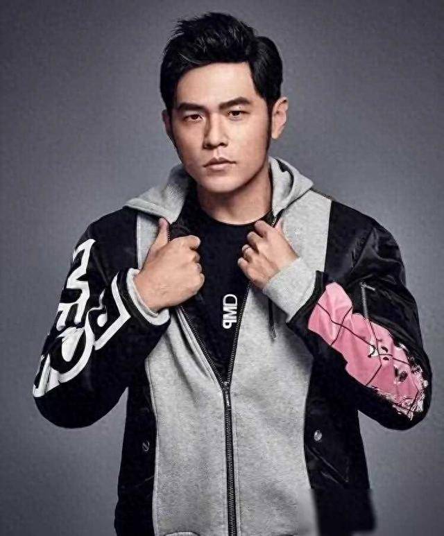 周杰伦被热议:私底下与普通人无异,大瓜即将来临?_明星_门票_变化