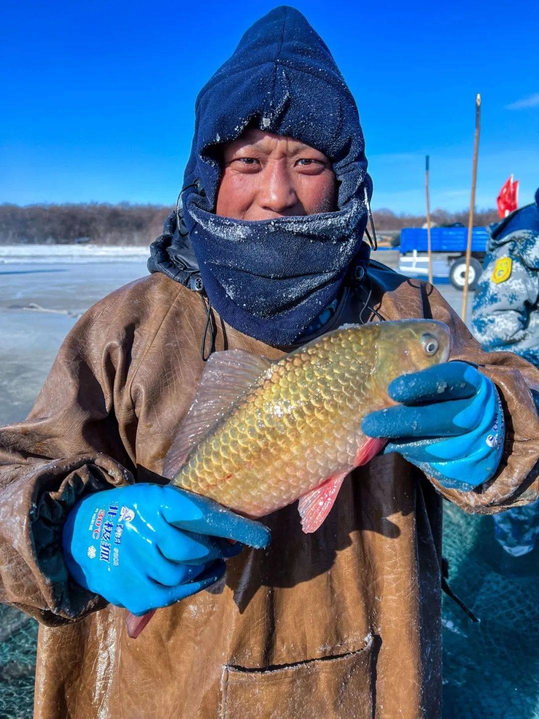 传承数千年的渔猎仪式——达里湖冬捕_冰洞_内蒙古_鲫鱼