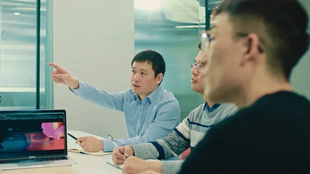 大家聊巨变丨金贤敏:量子的较量_中共上海市委_科技领域_中国