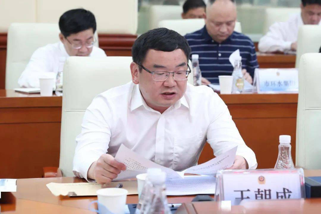 副区长董哲,龙岗区委常委,副区长黄文雅,龙华区副区长王朝成分别在会