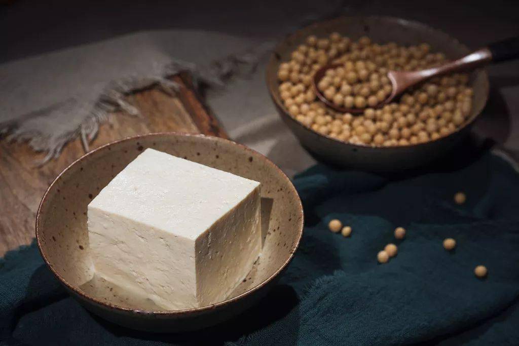 忌食或少食:海藻,草豆蔻,荷叶,白酒,薄荷,菊花,槟榔,生萝卜等.