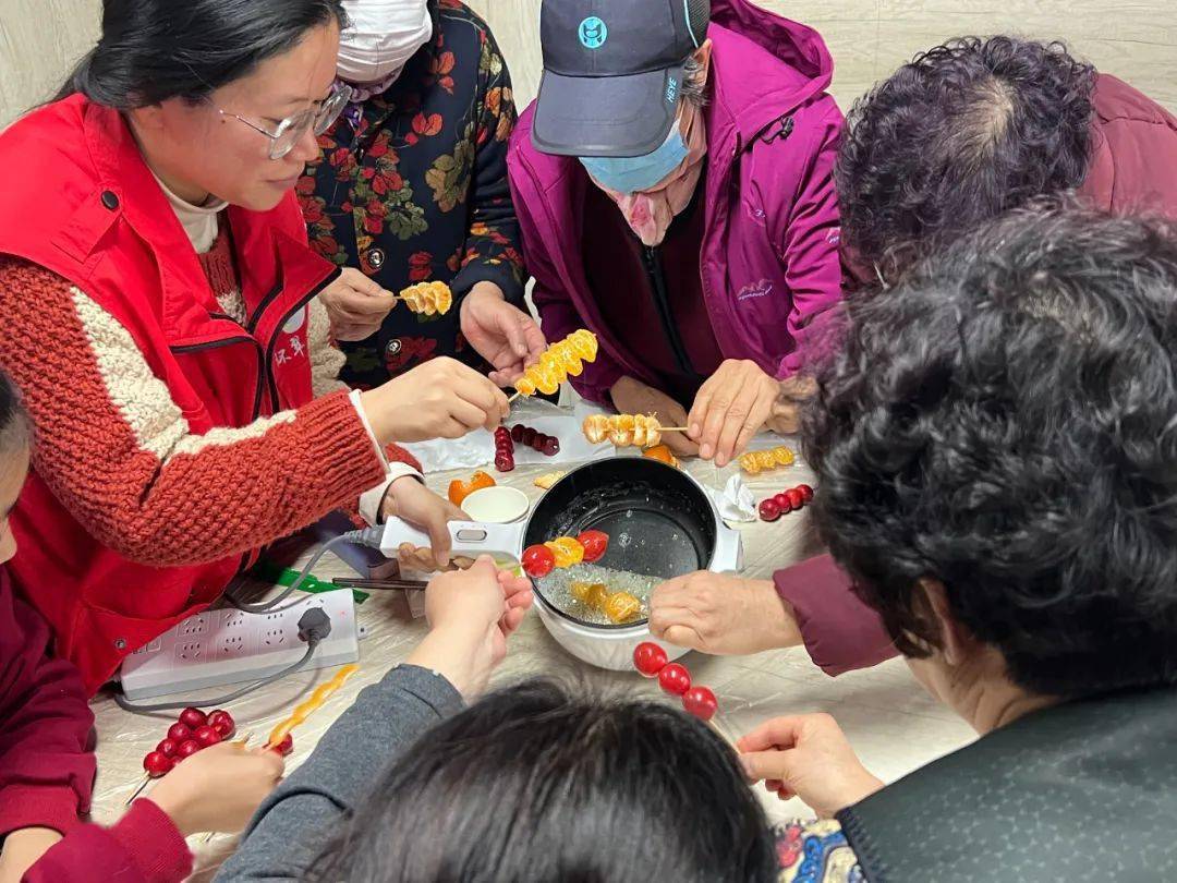 我在新时代文明实践站闹元宵丨包元宵,做灯笼,猜灯