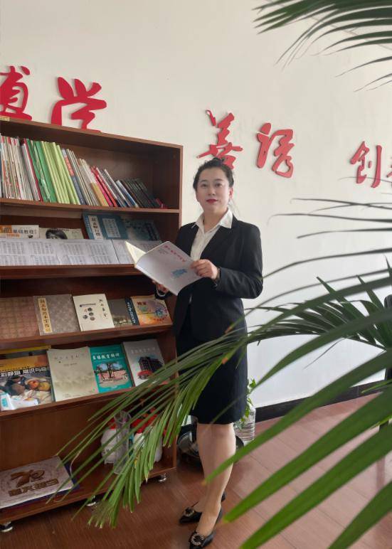 推荐书目:《朝花夕拾》教师 刘瑞市特殊教育实验学校通过阅读这套书