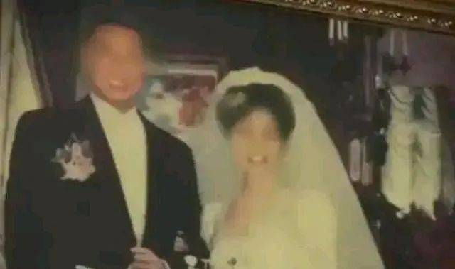 一对夫妻aa制57年,离婚后,两个人都去给法官送锦旗