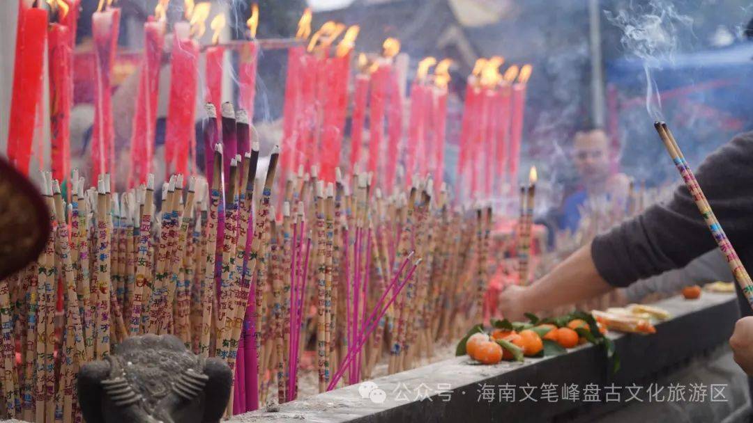 转运文化节天官赐福会福祈狮龙舞谜灯猜当然是来文笔峰啦!