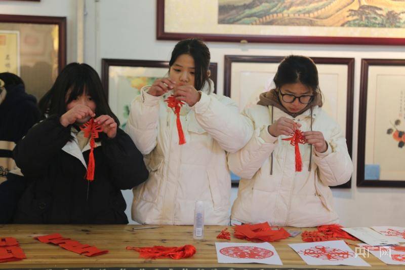 湖南洞口:非遗剪纸乐元宵_实践_桂美_文明