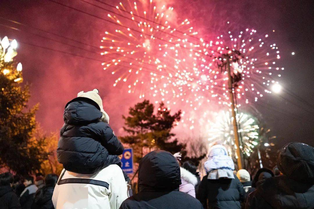 闹元宵庆团圆 品年味传祝福——市民游客共同感受延