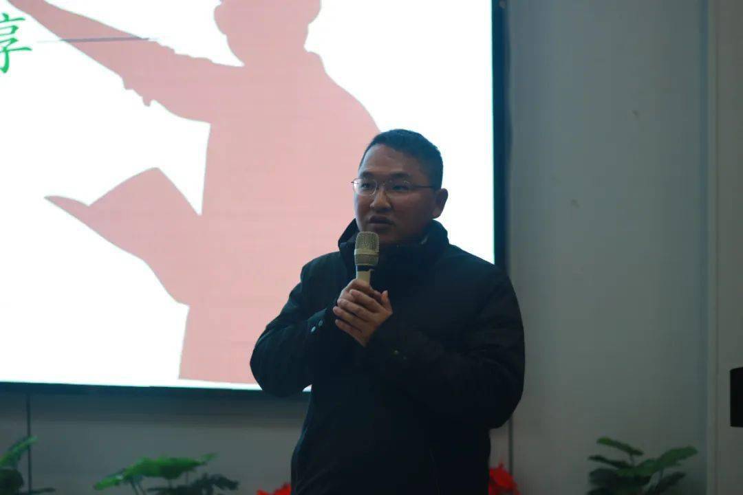 龙行龘龘启新篇,株洲市景弘中学初高中部举行2024年新学期开学教职工