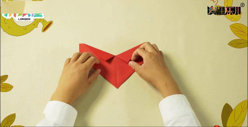 "蒲公英计划"鹤博士指尖艺术周·50 折纸屋--蝴蝶_小朋友们_展开_对折