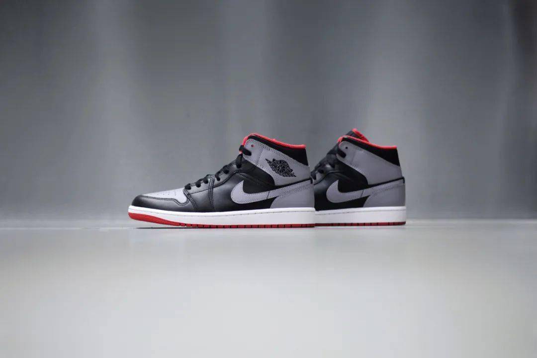 air jordan 1 mid "black and cement grey"|soar 限量发售_设计_火焰