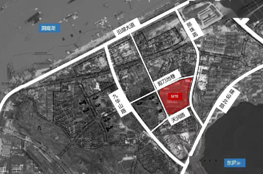 据了解,岳阳楼区九华山学校(东风湖学校)位于岳阳市东风湖新区,东临