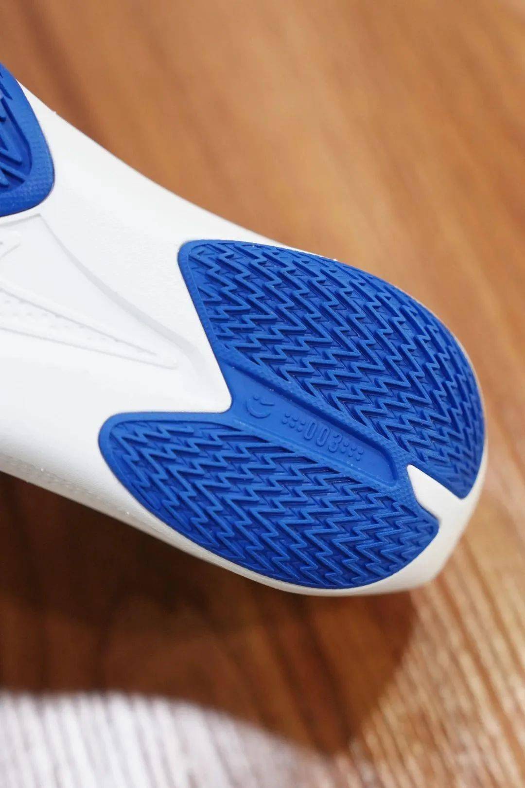 我们为什么要关注gs版本的球鞋?_细节_图片_部分