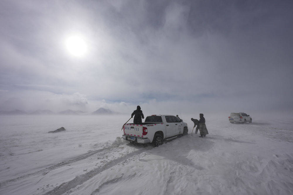 风雪唐古拉的长情相伴-千龙网·中国首都网_道班_达娃_冰川