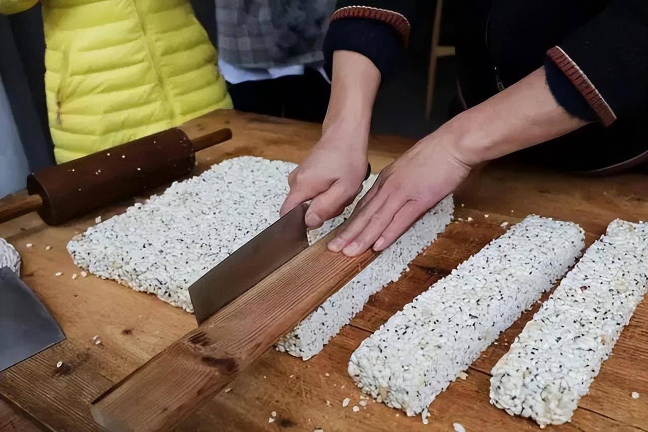 悦读北外滩 | 熬糖,温暖的年味_炒米_来源_左手