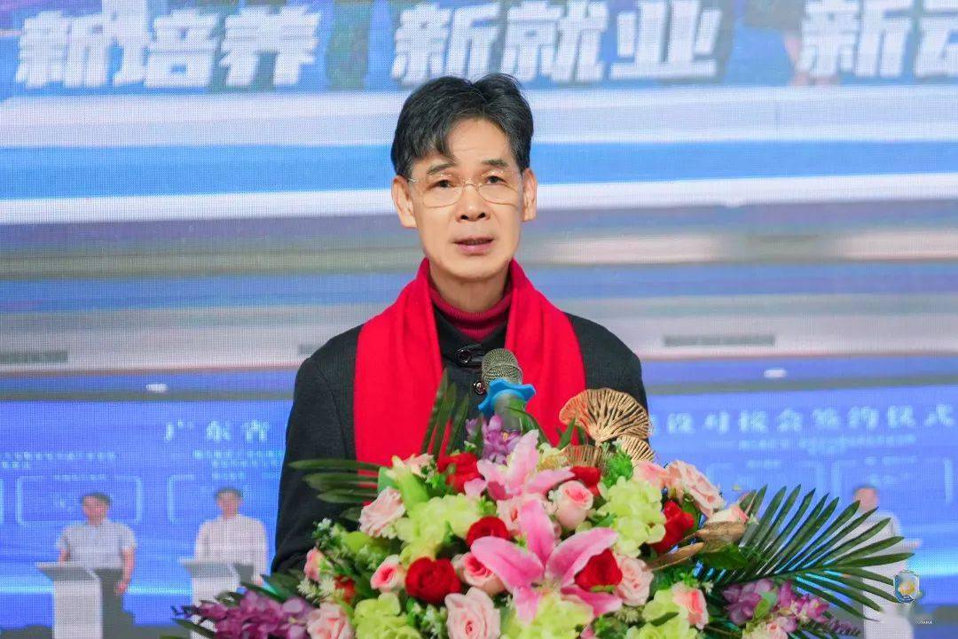 广东岭南现代技师学院校长黄克明部署新学期工作黄克明校长指出,新