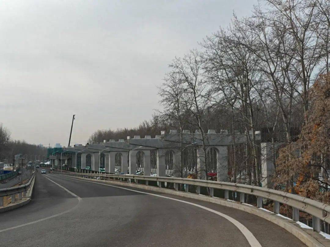 作为北京市重点工程,京密快速路工程日前