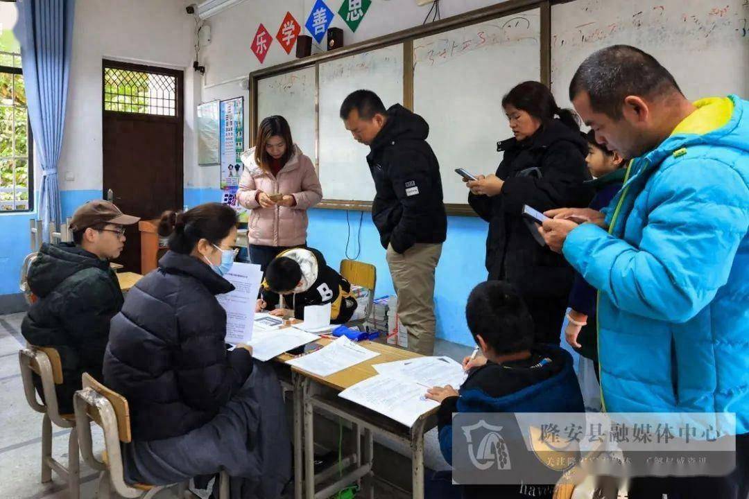2月25日,记者实地走访了隆安宝塔实验小学,隆安三中,隆安中学等学校