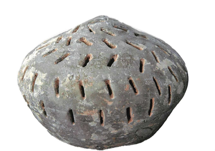 "躬履节俭"与"汉魏禅让"根据《三国志》的记载,建安二十三年(218)六月