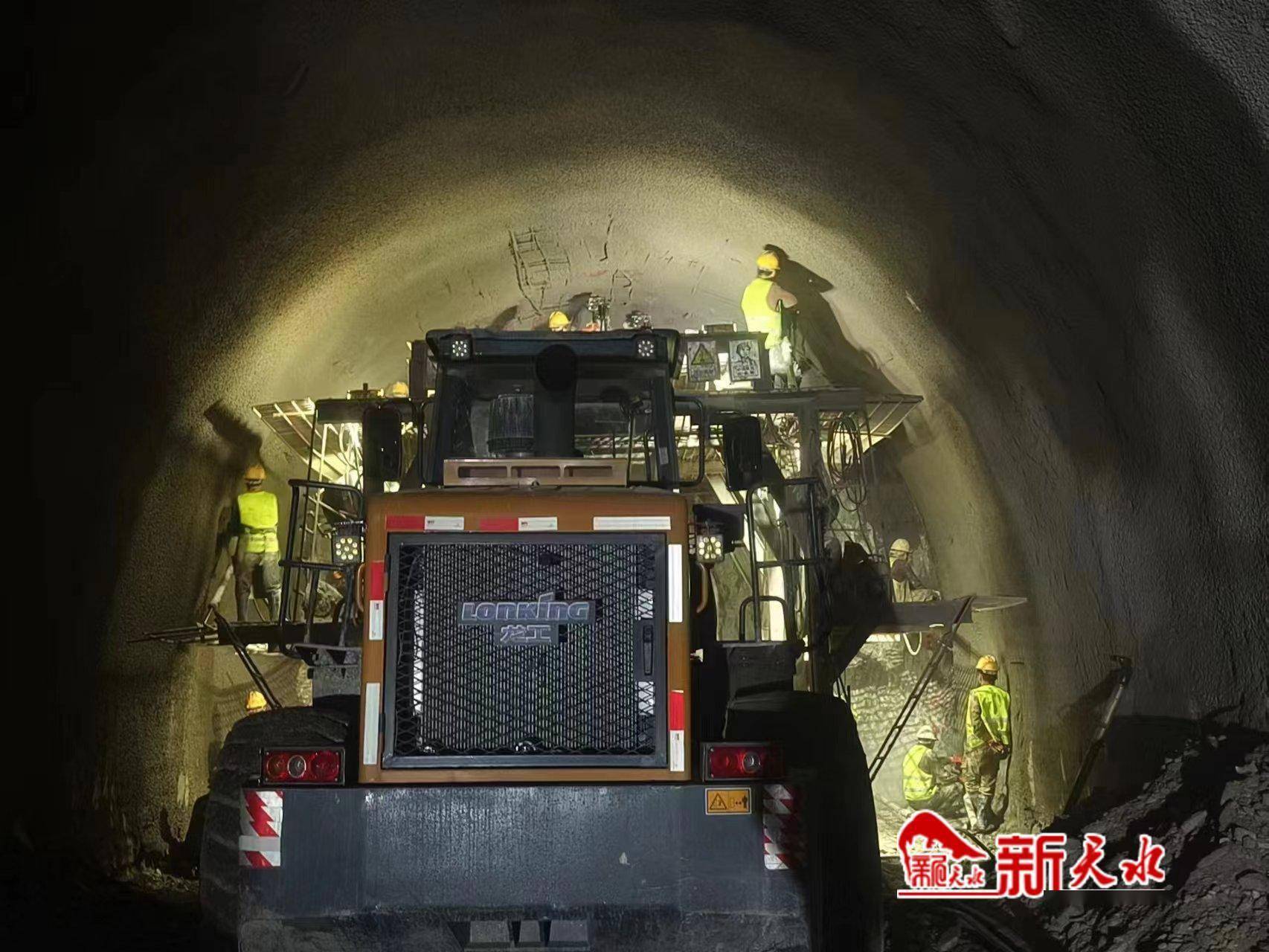 天陇铁路新麦积山隧道节后复工复产忙