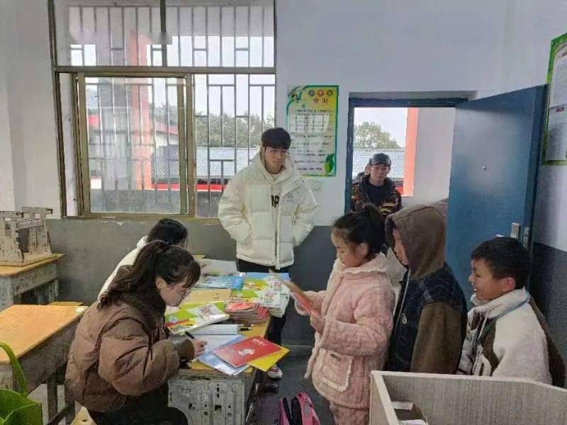 郴州市各中小学幼儿园迎来春季开学_祝福_校园_教室