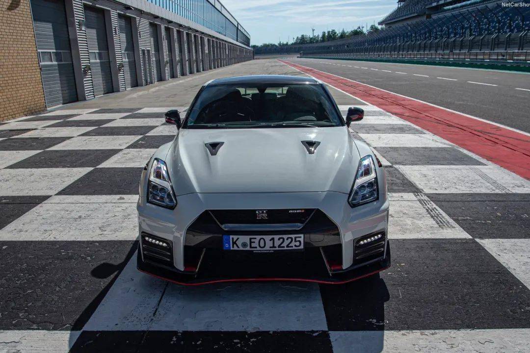 你大爷就是你大爷,autoart gtr r35 nismo 2022模型试玩_nismo_独立