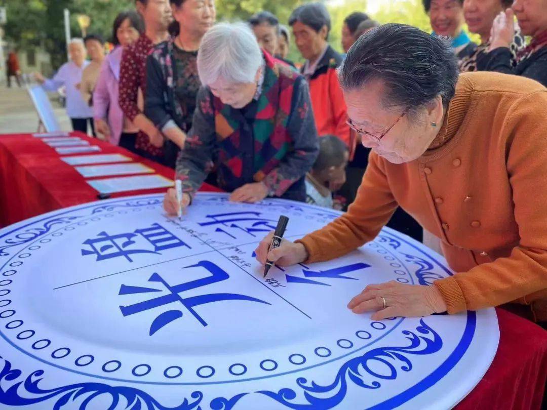 形成全社会节约粮食的合力——在全社会厉行节约,反对
