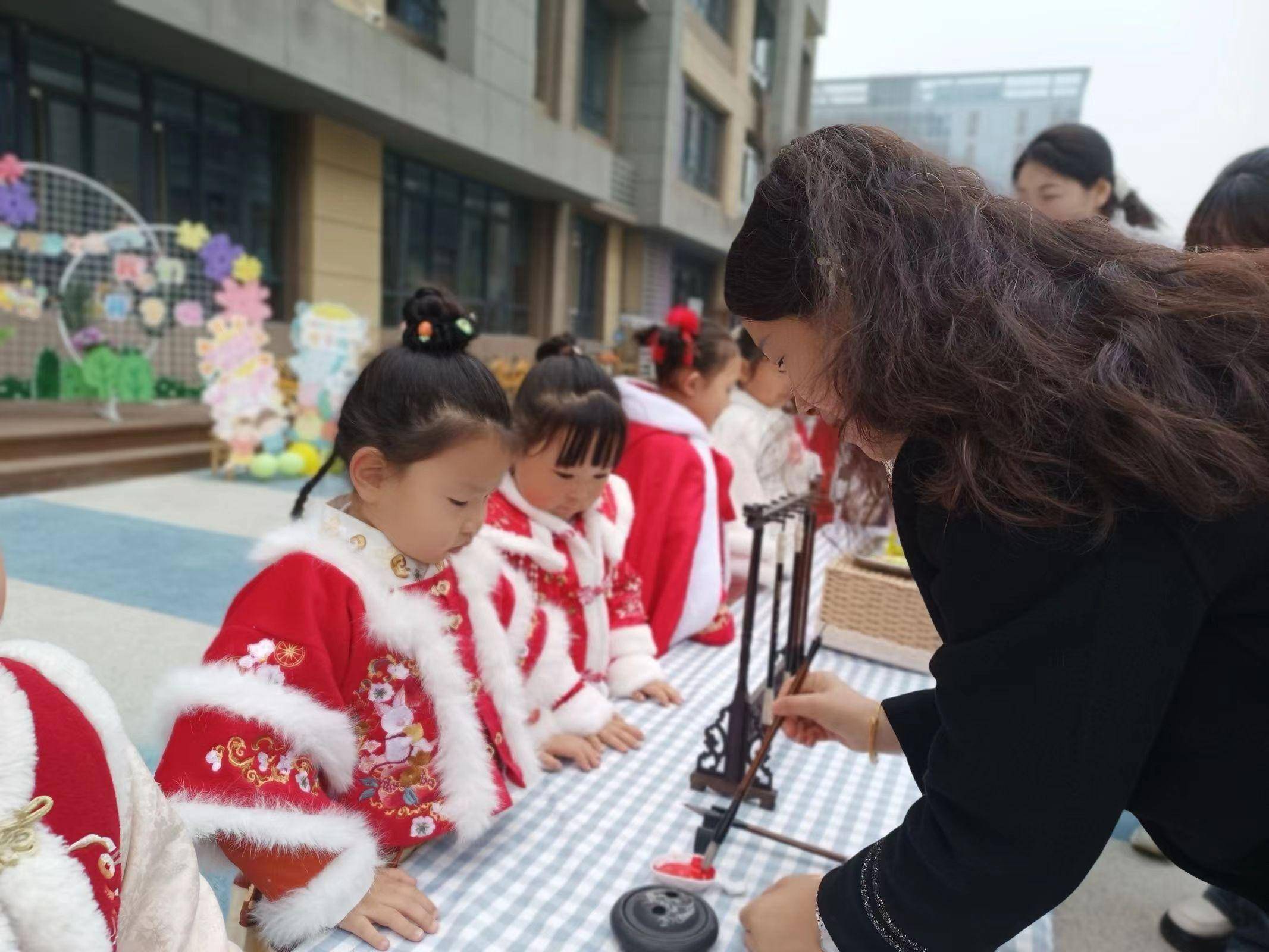 热辣滚烫启新程——西咸新区沣东新城七里镇第一幼儿园开学礼_小朋友