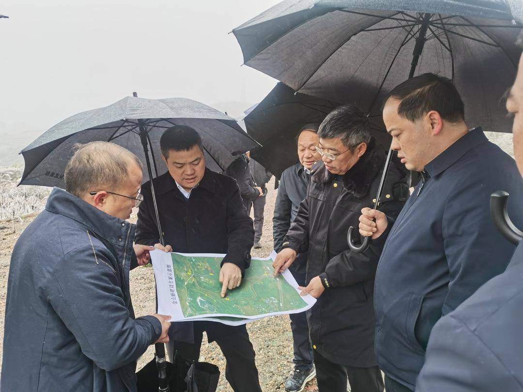 新桂阳2月26日讯(记者 邓超玮)为进一步完善城市路网,破解城市交通堵