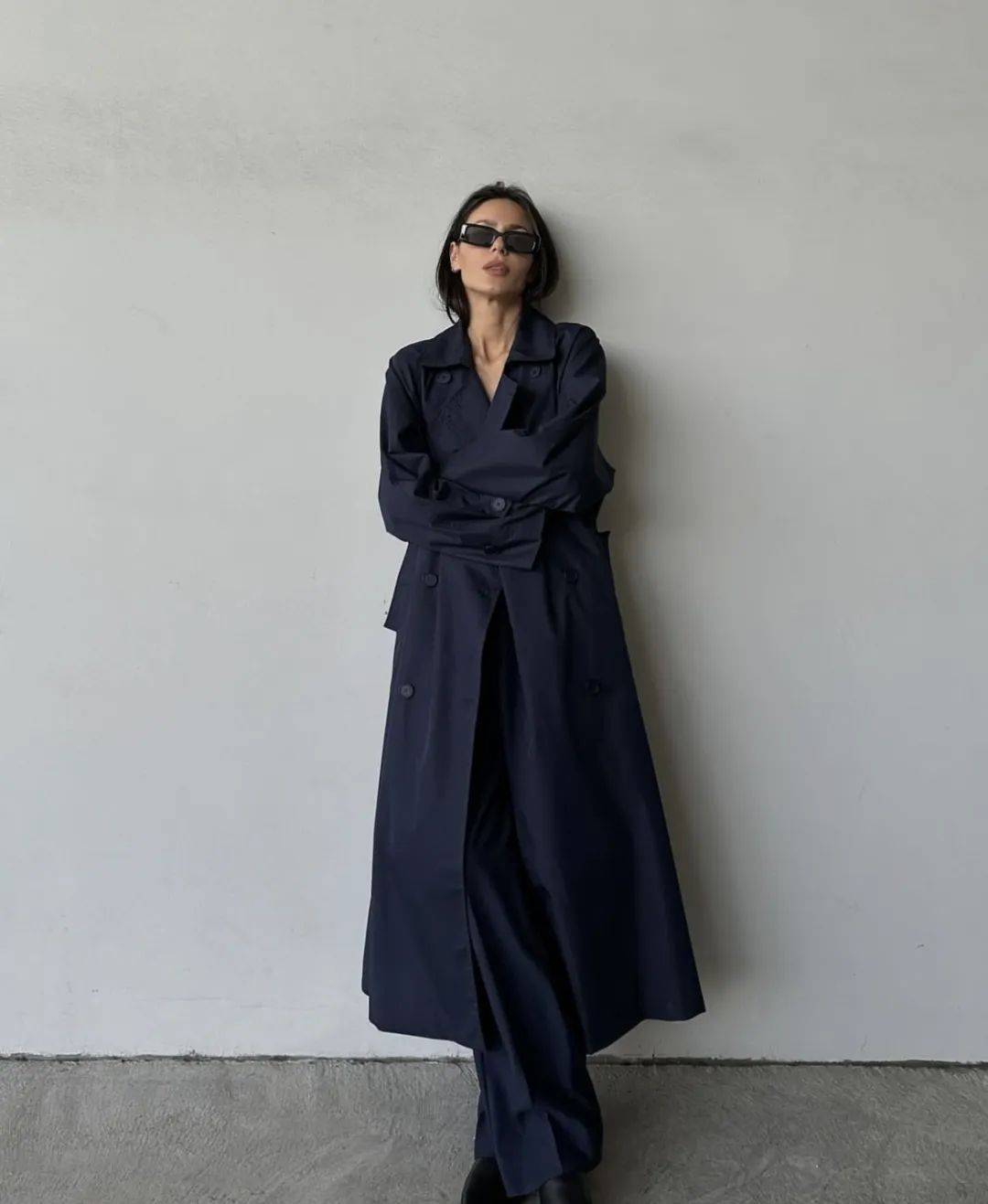 风衣穿搭今天先聊到这,巴黎时装周目前还在进行中,接下来还会有哪些