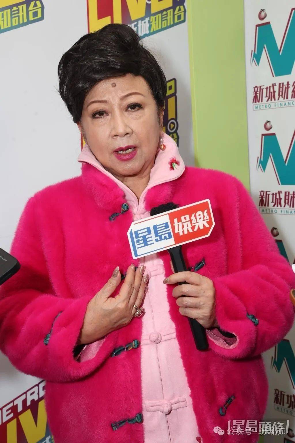 薛家燕因一事洗澡不敢关门,卫诗雅被当连诗雅爸爸获恭喜女儿怀孕_陈