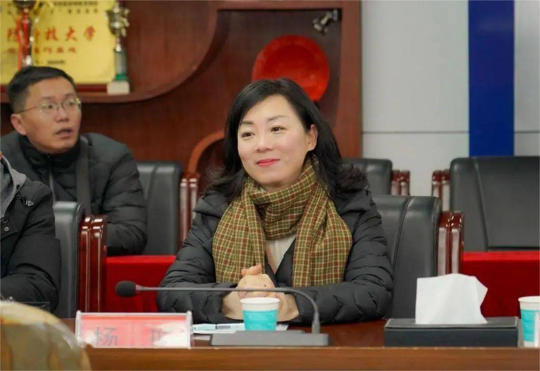 台江民中校长赖良才,副校长杨宗杭,纪委书记,高三级组长田波介绍了