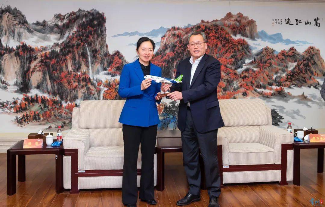 中国商用飞机有限责任公司是实施国家大型飞机重大专项中大型客机项目