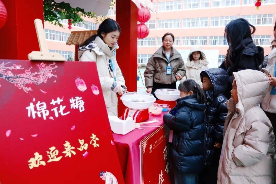 瓯海区艺术实验小学的"开学第一课"别样精彩,小萌娃们头戴亲手制作的
