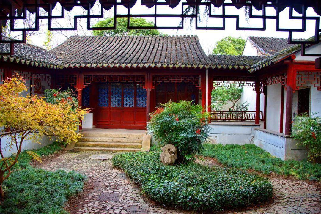 秋霞圃与豫园,醉白池,古漪园,曲水园并称为上海五大古典园林