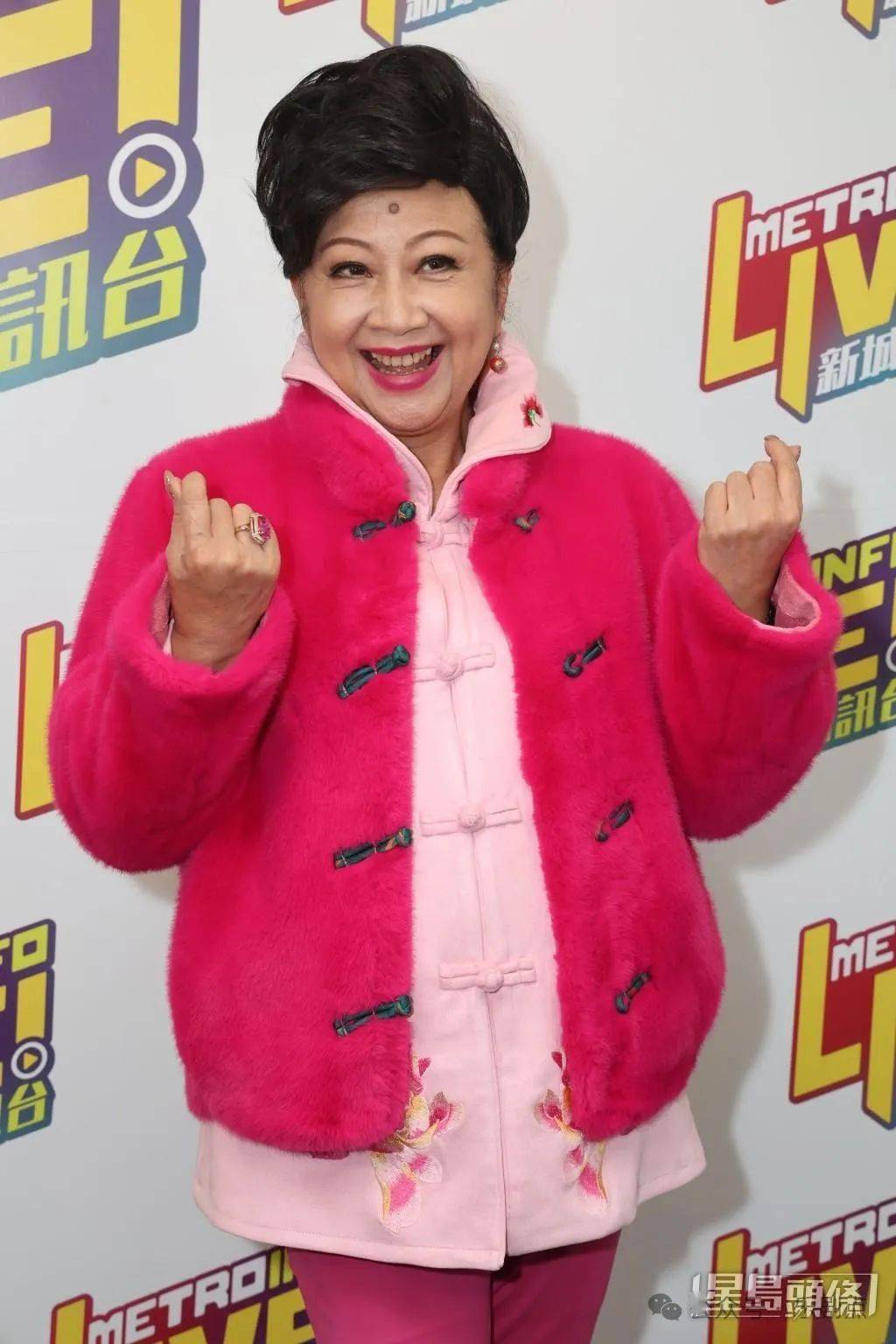 薛家燕因一事洗澡不敢关门,卫诗雅被当连诗雅爸爸获恭喜女儿怀孕_陈