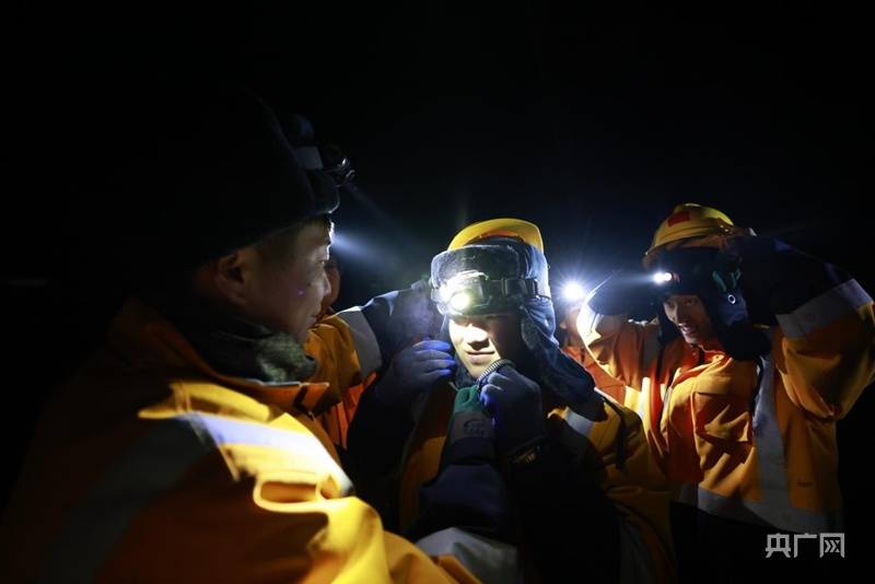 济郑高铁上的10秒钟守护_检查_大桥_进行