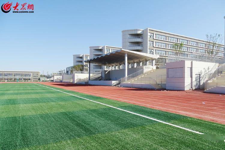 高中学校建设重点工程中,即墨一中新校区,即墨四中新校区先后正式启用