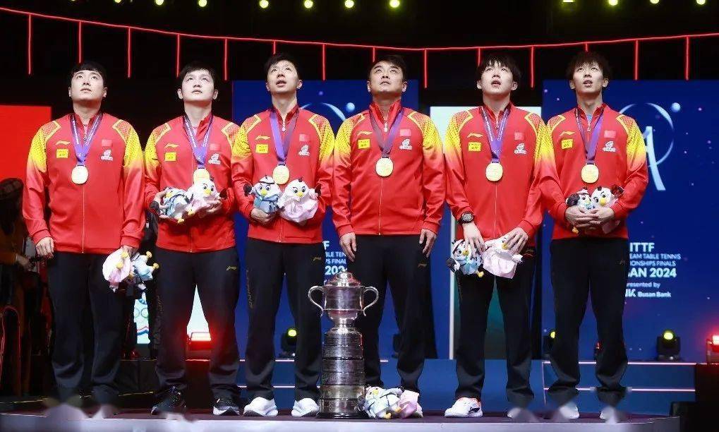 韩国世乒赛颁奖疏漏!神秘美女嘉宾亮相引男选手瞩目,马龙差点笑场