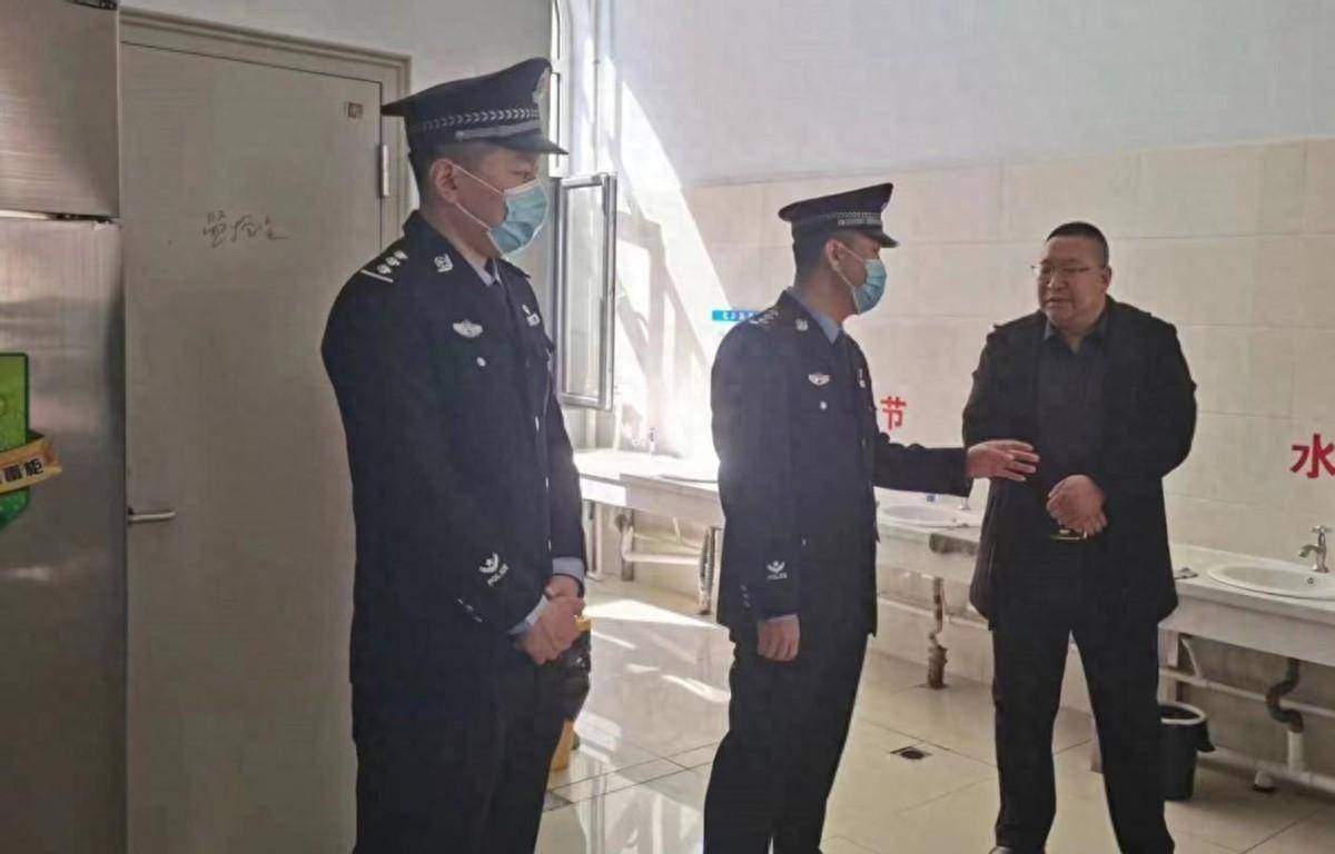 丰镇市公安局食药环侦大队开展"校园开学季"食品安全检查_食堂_幼儿园