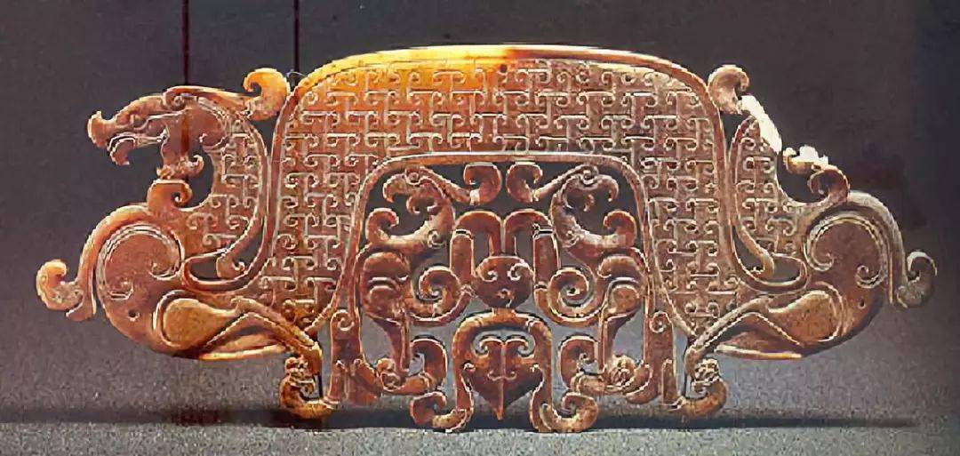 10,商代动物雕的特征;表现单一动物造型(而西周多为几种动物组合)一是