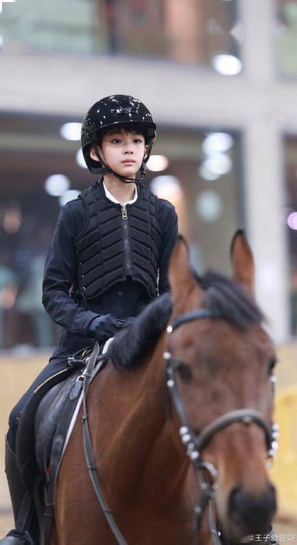 在10后"子涵,紫函,梓涵"的取名热潮里,王梓涵凭实力演绎本人比名字更