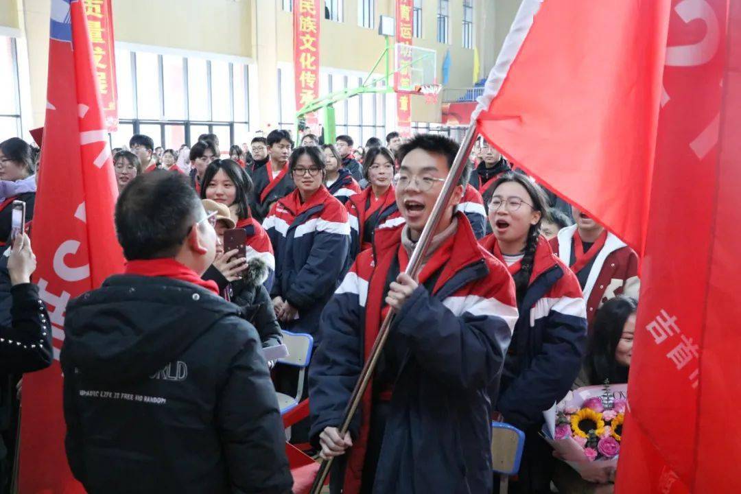 齐齐哈尔民族中学校服图片