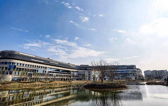首批近1700名师生到校中国民用航空飞行学院天府校区在成都未来科技城