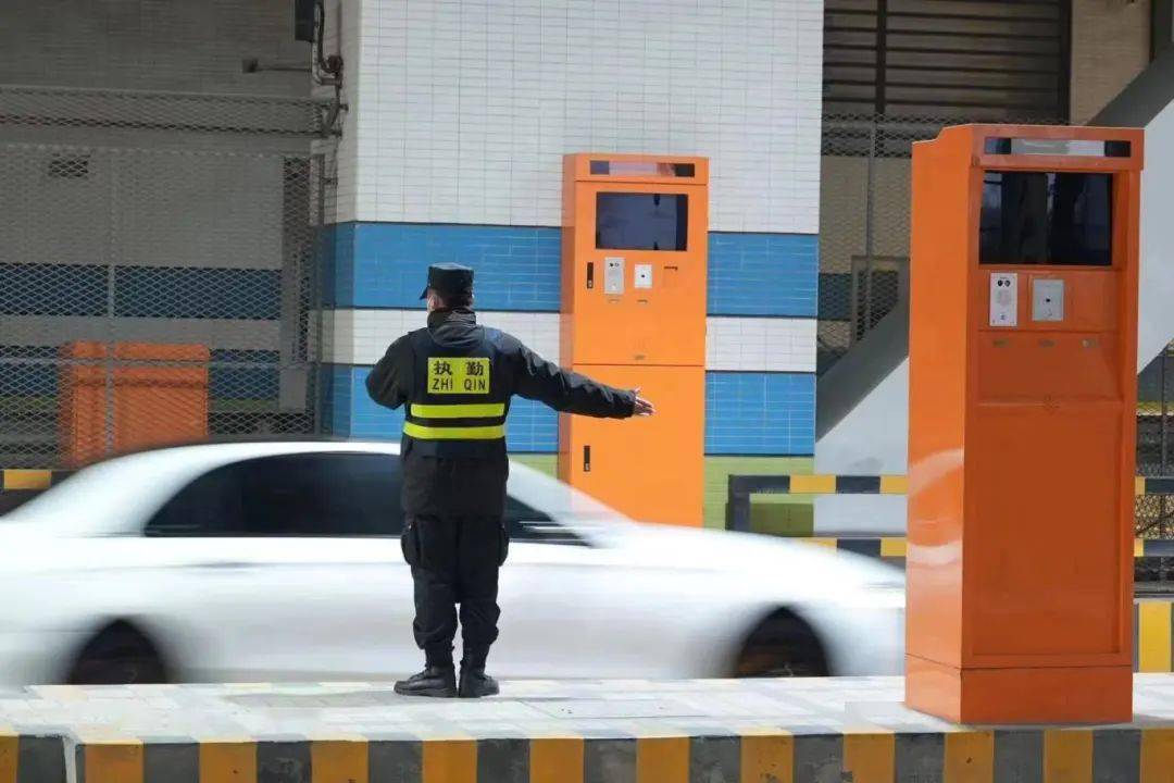 横琴粤澳深度合作区封关运行平稳开局_澳门_通道_二线