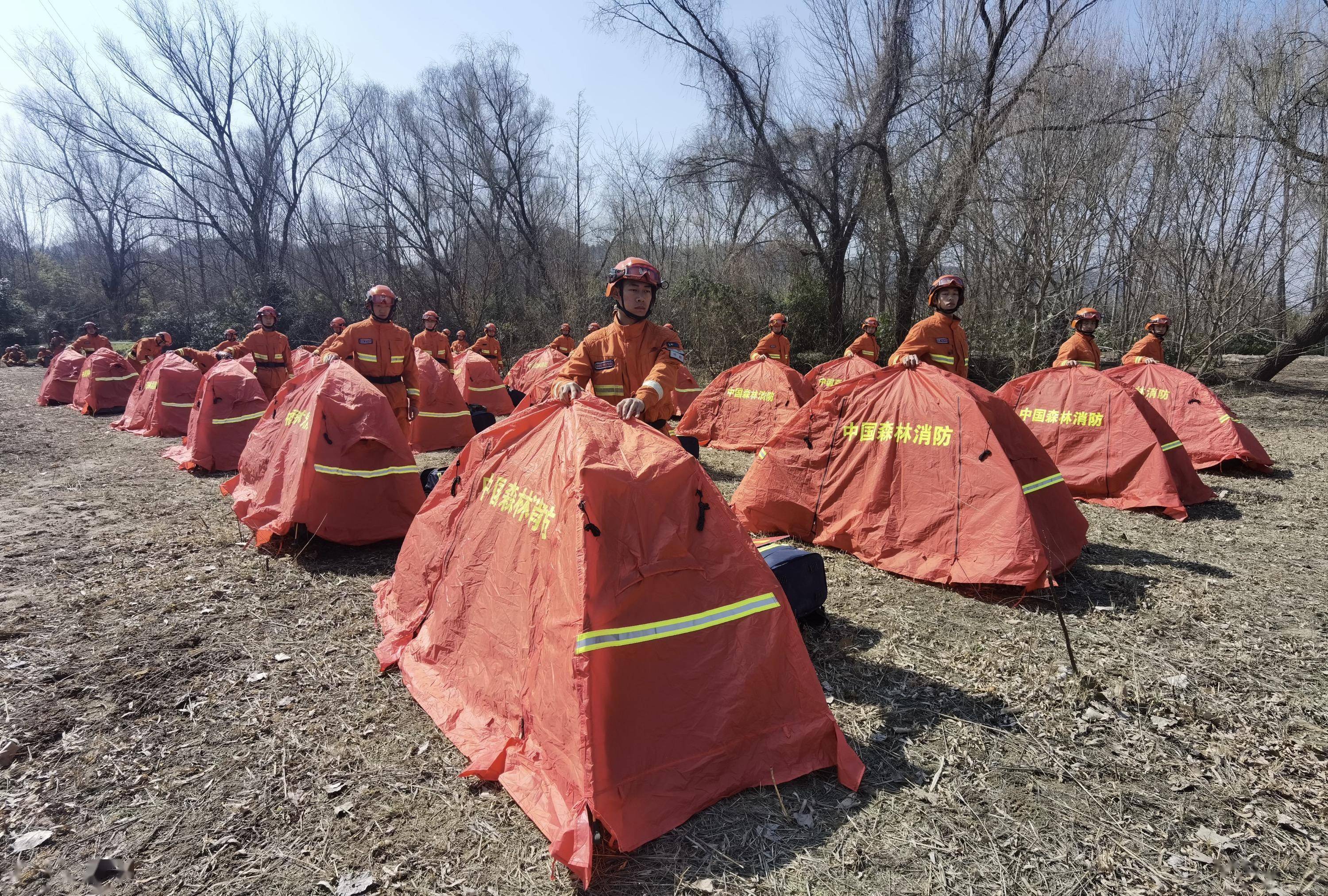 "上春山"勿忘森林防火!河南机动队伍开展全要素实战演练_灭火机_火灾