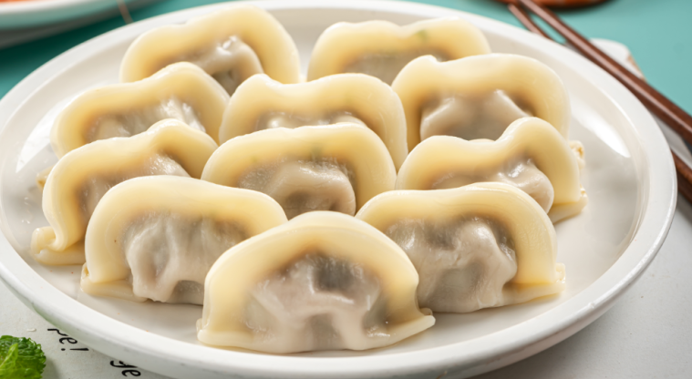 早餐攸县水饺,南瓜粥,玉米,鸡蛋,炸花生午餐香芋焖排骨,支竹红萝炒